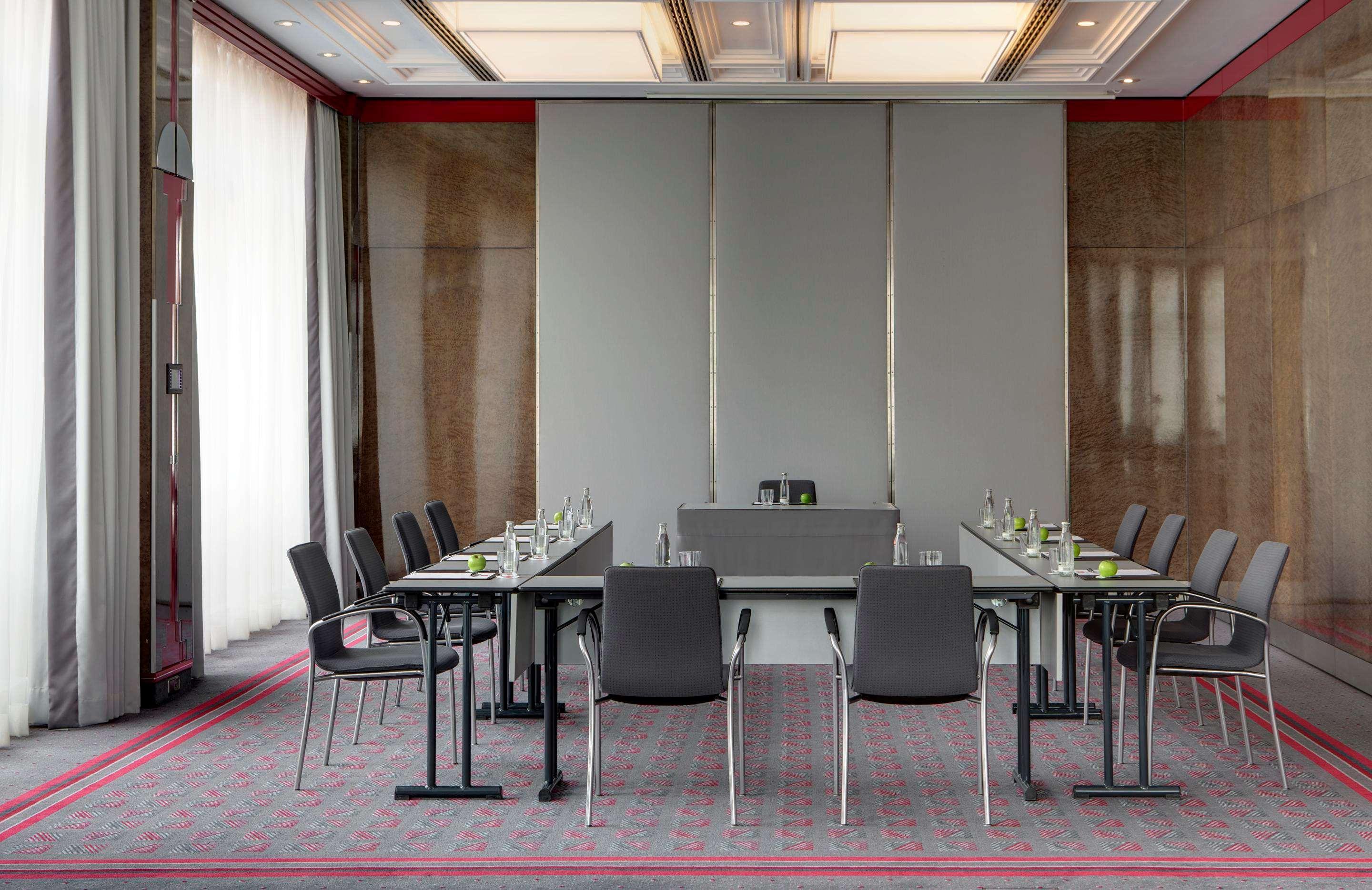 ชไตเกนแบร์เกอร์ แอร์พอร์ต โฮเทล แฟรงค์เฟิร์ต Hotel Frankfurt am Main ภายนอก รูปภาพ